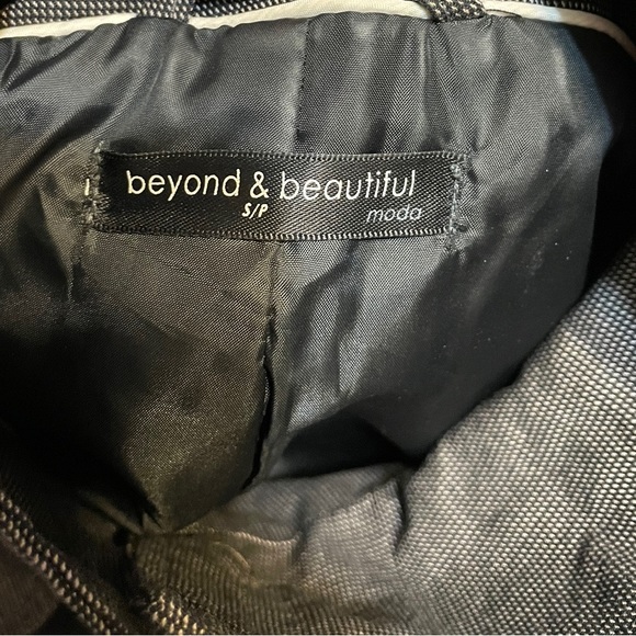 Beyond and Beautiful Jacket - Picture 7 of 9